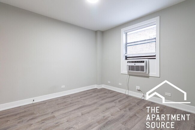 Foto del edificio - 505 W Belmont Ave