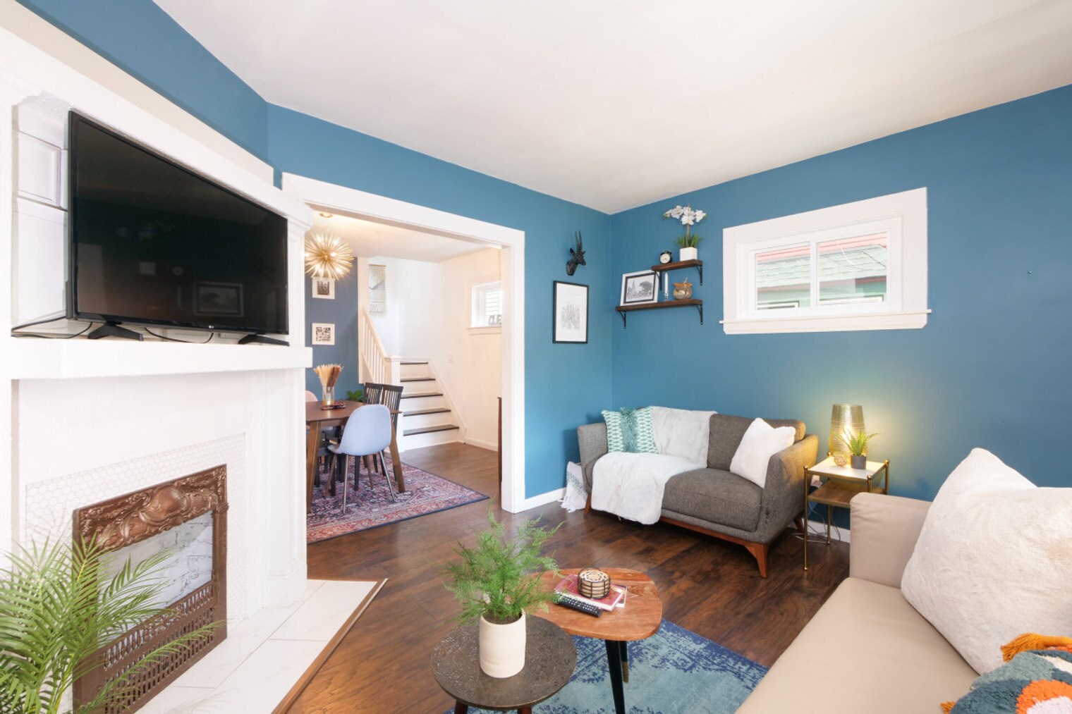 2156 W 34th Pl Cleveland, OH 44113 – photo 2