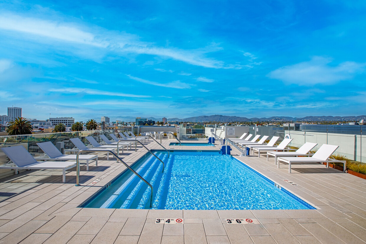 Primary Photo - 1550 Lincoln Boulevard Santa Monica, CA 90401