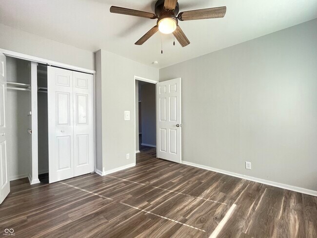 Foto del edificio - 5225 E 34th St