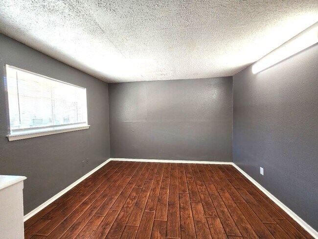 Foto del edificio - 3 Bed 2.5 Bath Apt NW OKC