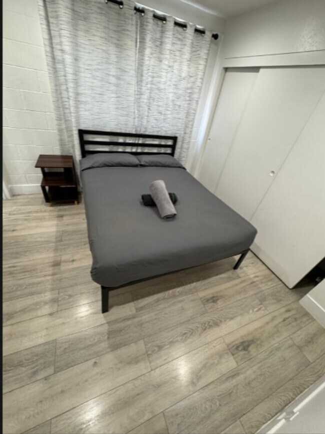 Foto del edificio - 2928 E Poplar Ave