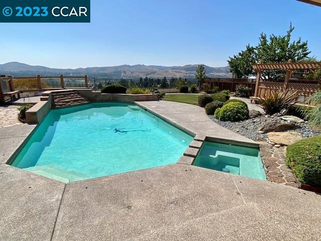Foto del edificio - 254 Canyon Lakes Pl