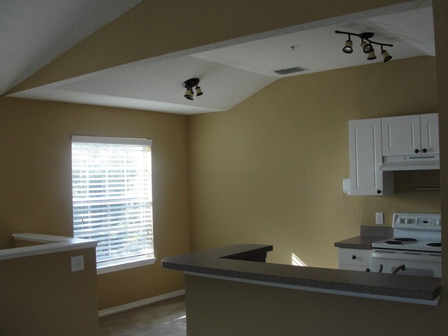 Building Photo - 843 Grand Regency Pointe