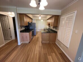 Building Photo - 7310 Sunshine Skyway Ln S