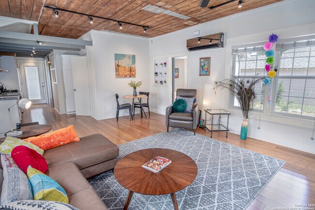 Building Photo - 311 Alamosa Ave