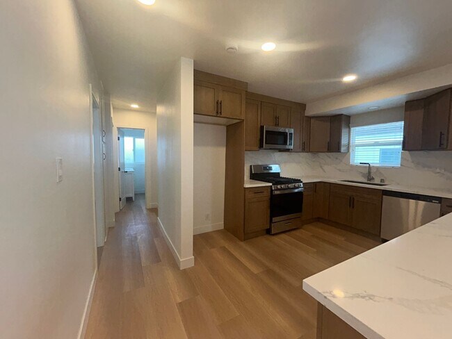 Foto del edificio - Beautiful newly renovated 3-bedroom, 2-bath home available now in Westminster!