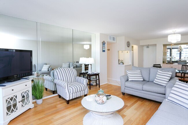 Building Photo - ** 2 BEDROOM 2 BATH CONDO RIGHT ON THE BEA...