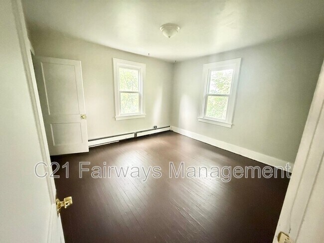 Building Photo - 1141 Toman Ave