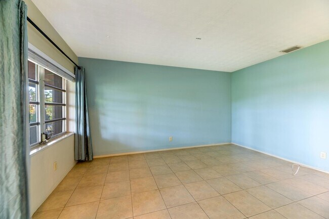 Foto del edificio - 2204 NW 3rd Ave