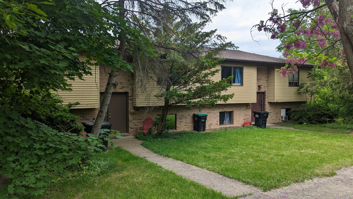 Primary Photo - 427 Keller St