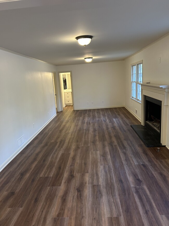 Building Photo - 6035 Riverside Dr