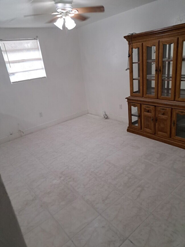 Foto del edificio - 2315 N Whittier St