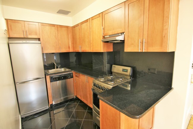 Foto del edificio - 34 W 75th St