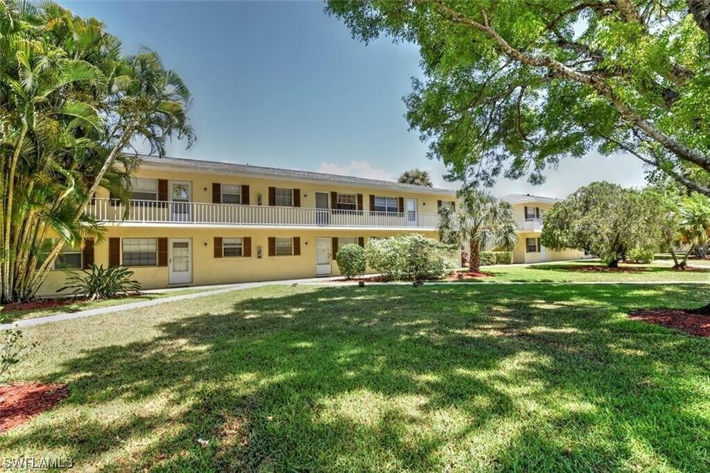 3325 AirportPulling Rd N, Naples, FL 34105 Townhome Rentals in