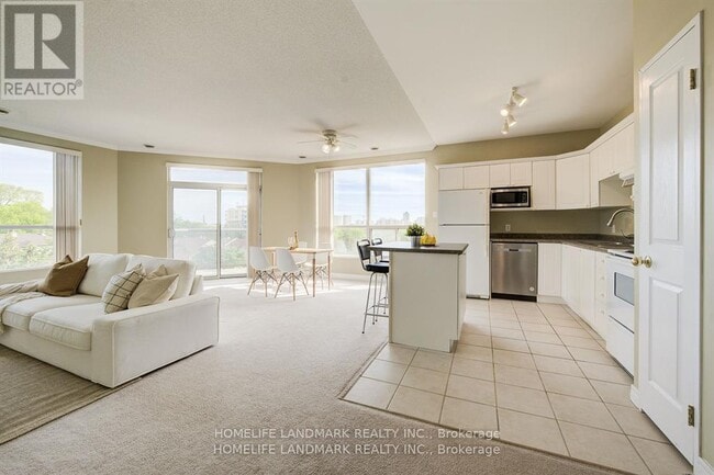 Building Photo - 255 Keats Way