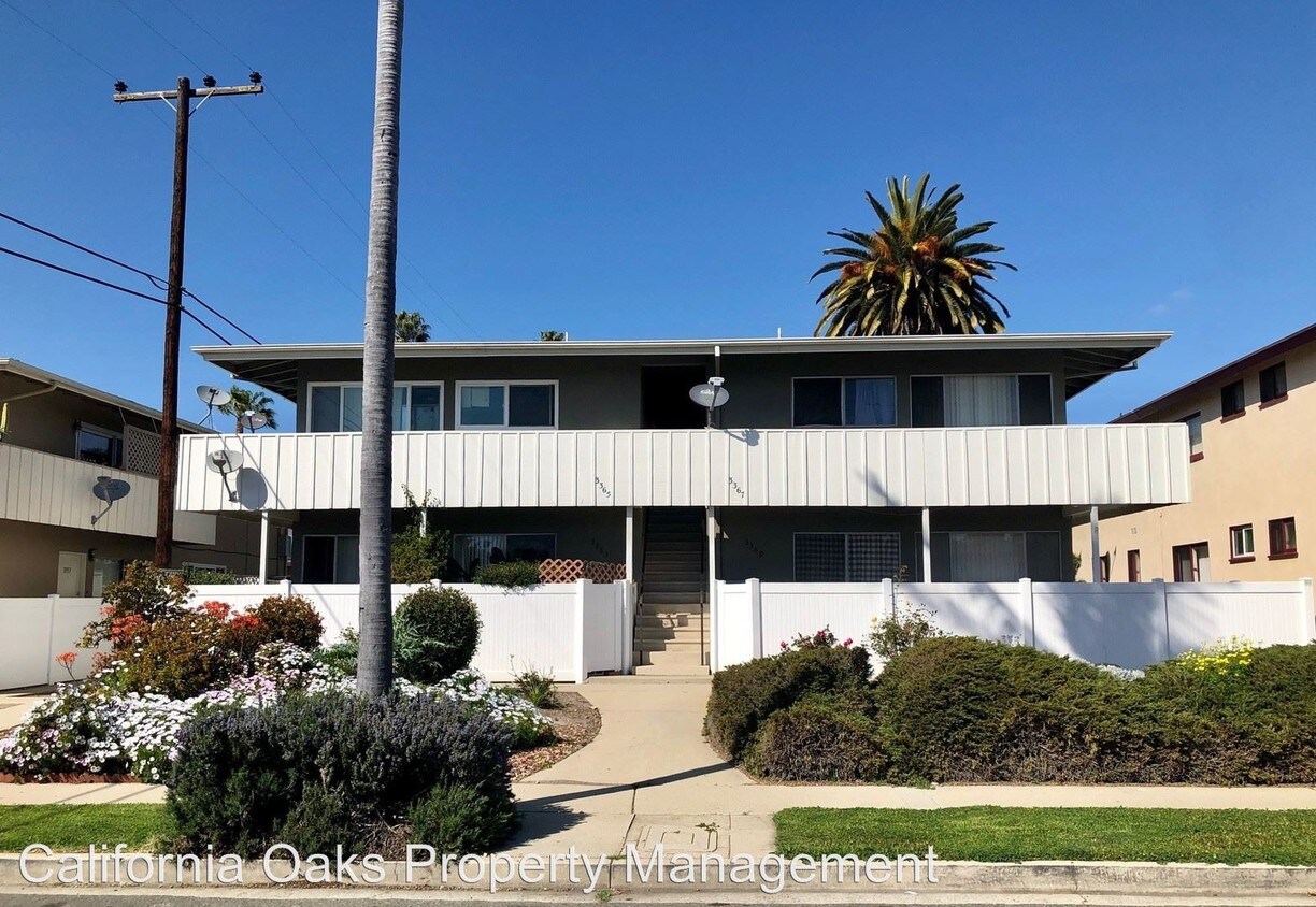 Foto principal - 3363-3369 Rexford St