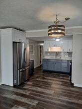 Building Photo - 1412-1411 11th Ave S