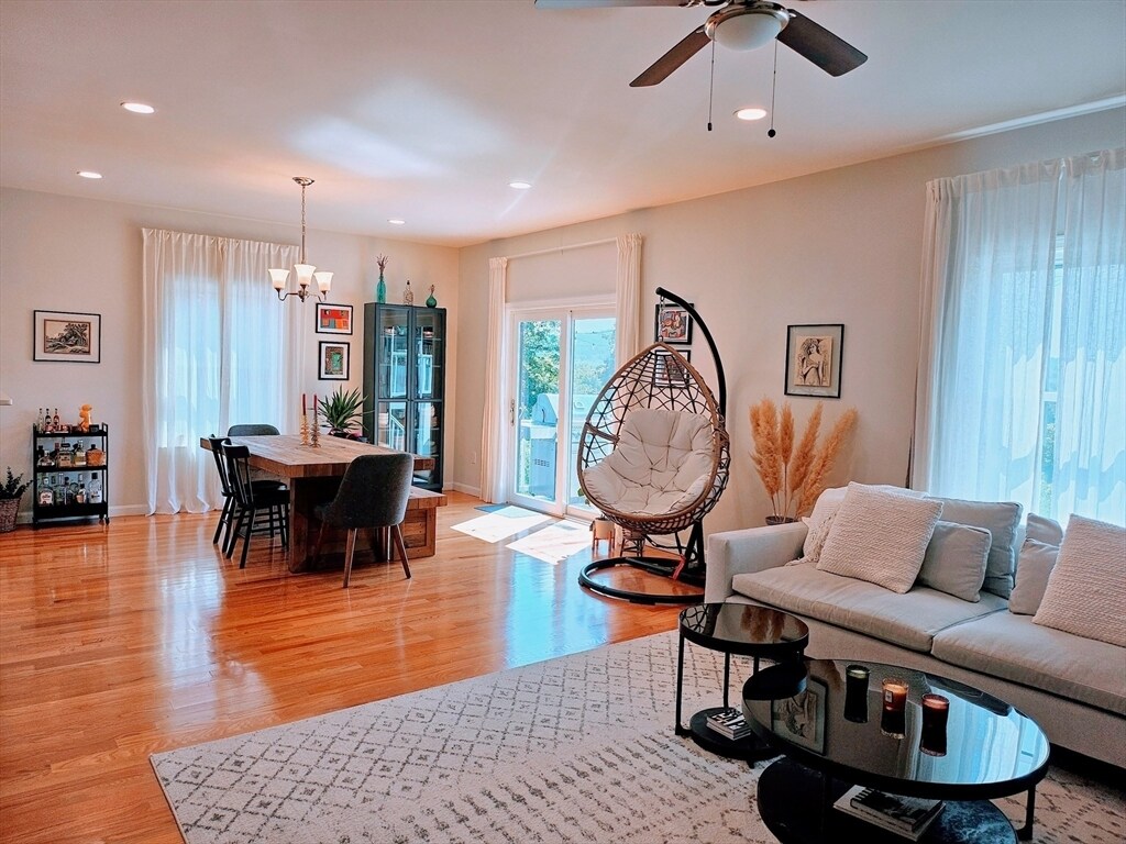 Foto principal - 377 Sprague St
