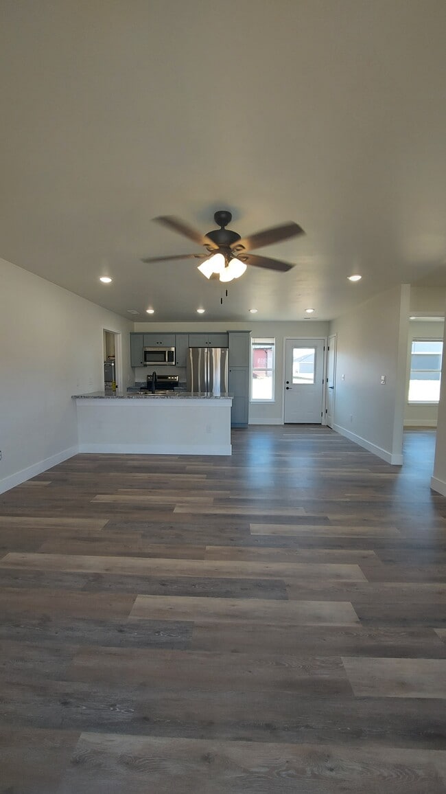 Building Photo - 1715 Talon St