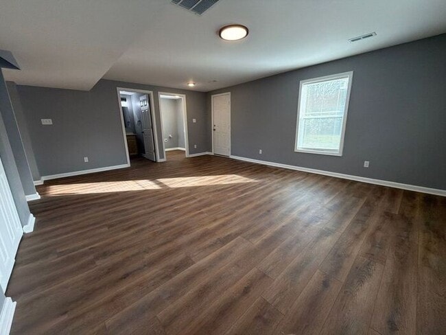 Foto del edificio - 1702 Bicknell Ave