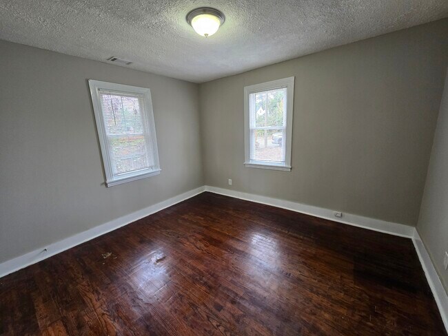 Foto del edificio - 2018 Lanier Dr