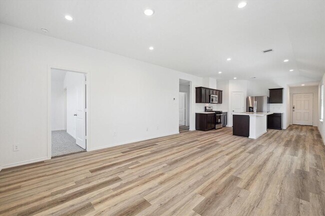 Building Photo - 2051 Holston Hills Dr