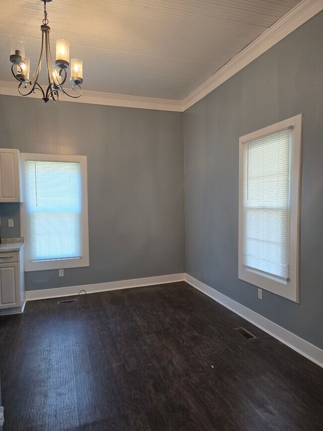 Foto del edificio - NEW LISTING!!!