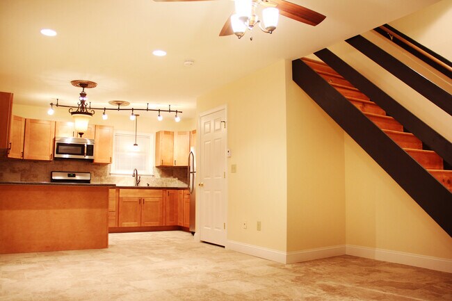 Building Photo - 48 N Champlain St