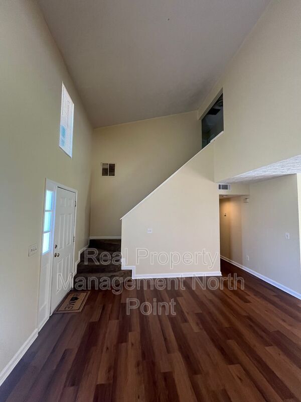 Building Photo - 3004 Kenville Ln