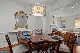 Building Photo - 128 Queen St