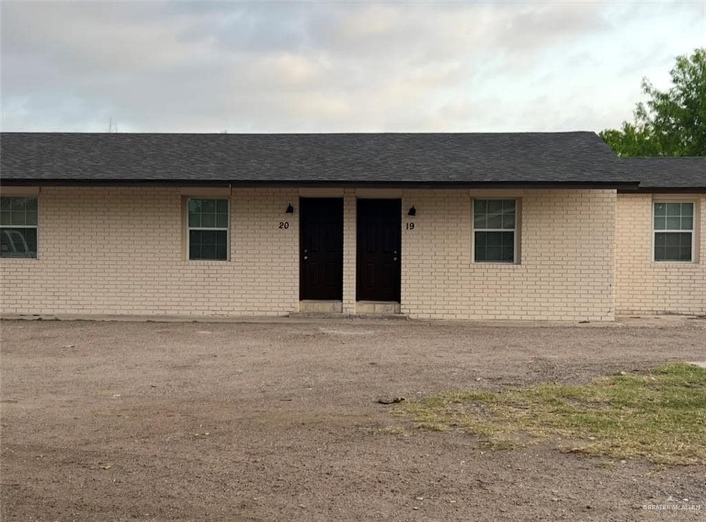 Primary Photo - 5 S 17th Dr