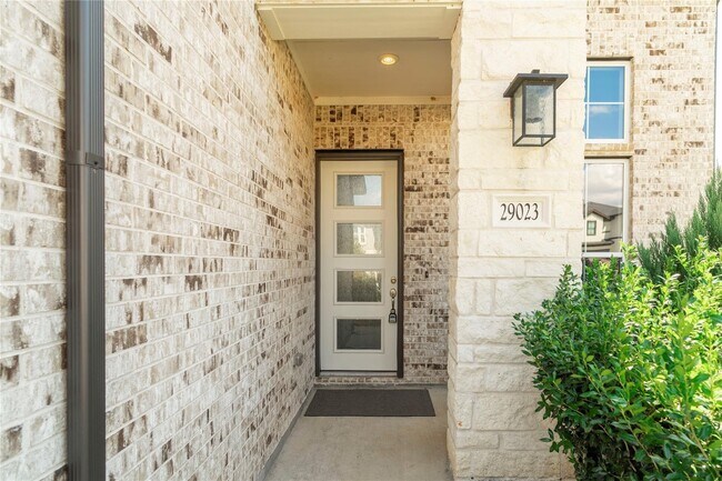 Foto del edificio - 29023 Laurel Grove Ln