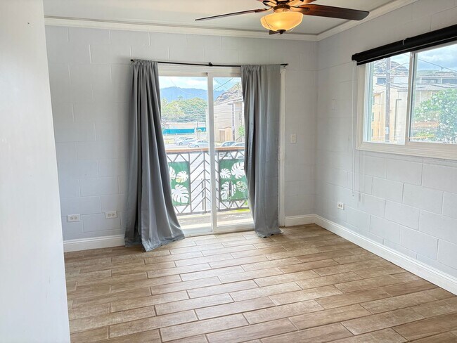 Foto del edificio - Three Bedroom Home