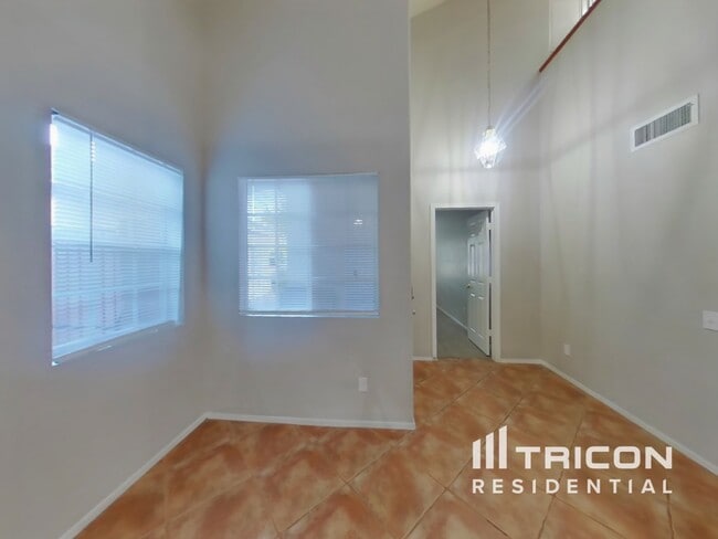 Foto del edificio - 6642 E Northridge St