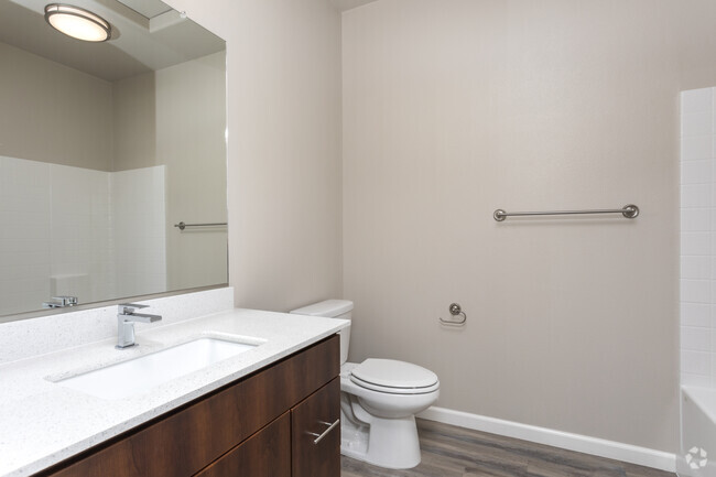 1BD, 1BA - Baño - 525 San Jose