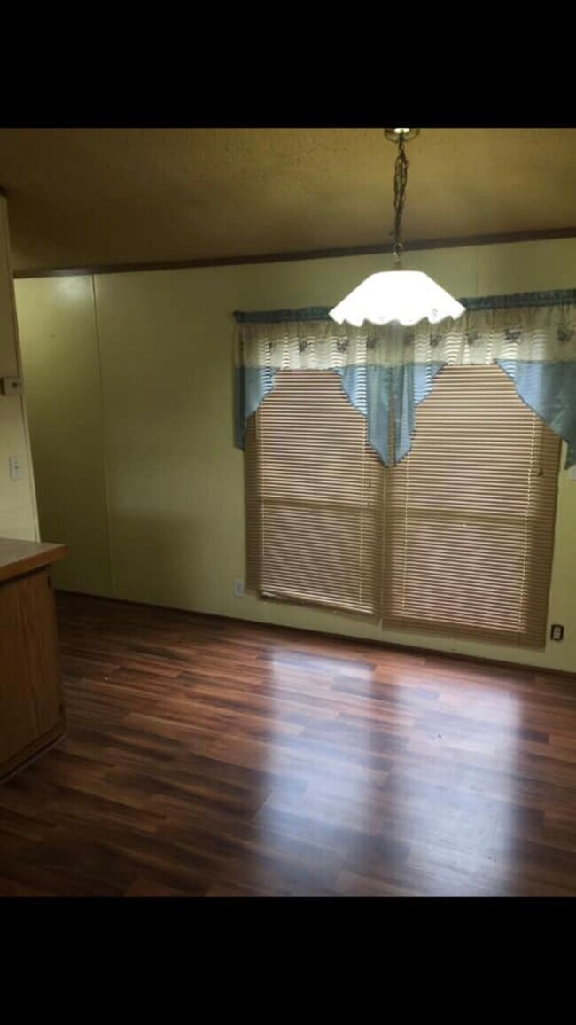 Foto del edificio - 171 McCollum Ln