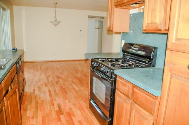 Foto del edificio - Truly adorable and private 3 bed rambler in great neighborhood in the heart of Kent.