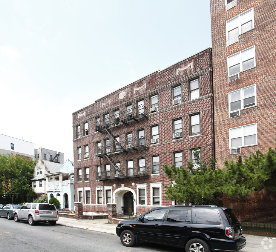 Building Photo - 2143 82nd St
