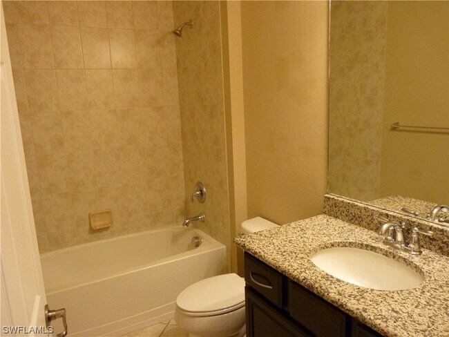 Building Photo - 16117 Camden Lakes Cir