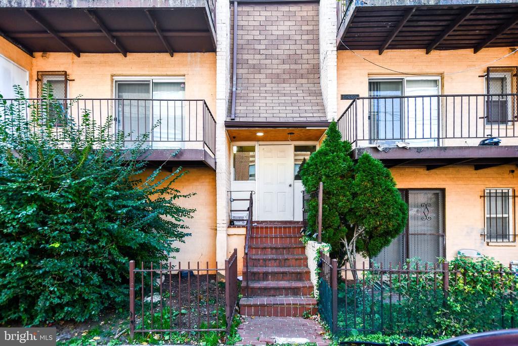 Foto principal - 5005 D St SE