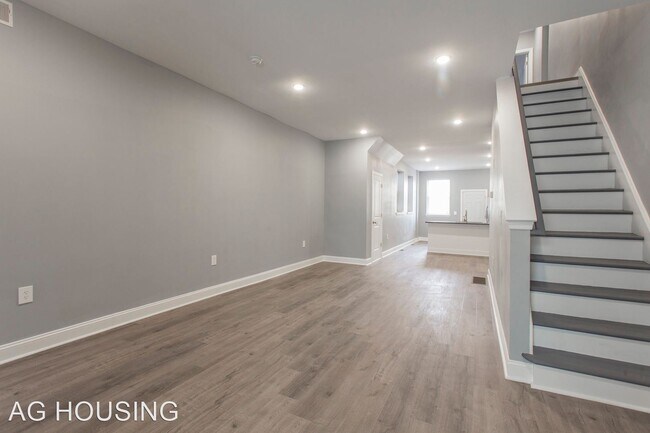 Building Photo - 3 br, 1.5 bath House - 5703 Warrington Ave
