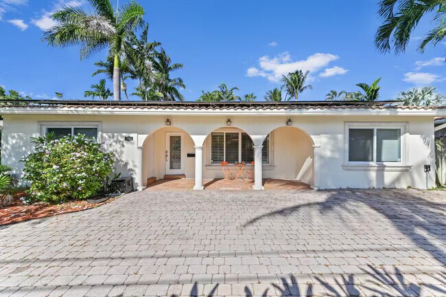 Foto del edificio - 2101 NE 25th St