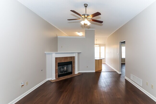 Foto del edificio - 8456 Cross Point Dr