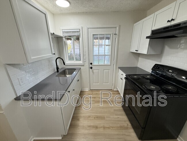 Foto del edificio - 710-712 Frebis Avenue - 712