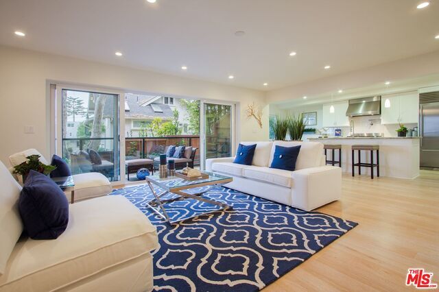 Foto del edificio - 2442 S Coast Hwy