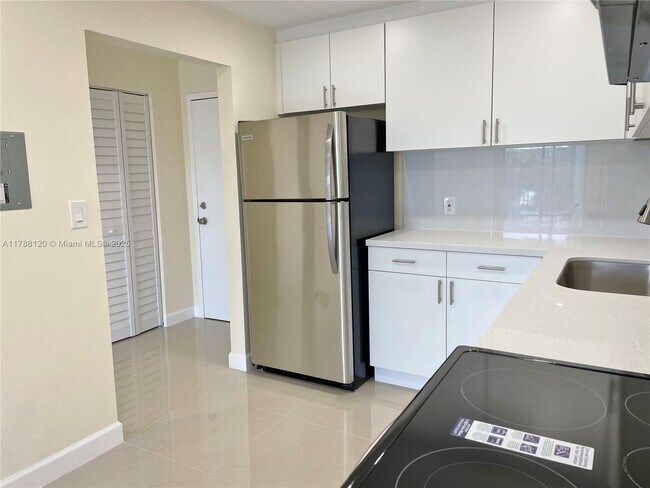 Foto del edificio - 16851 NE 23rd Ave