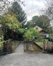 Building Photo - 6107 NE 14th Ave