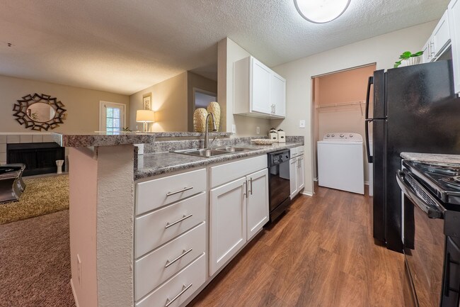 The 1800 at Barrett Lakes Apartments Kennesaw, GA