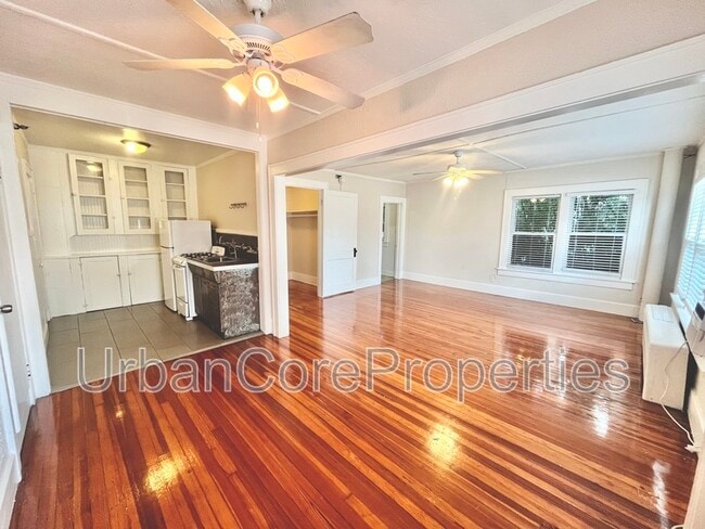 Foto del edificio - 236 10th Ave N